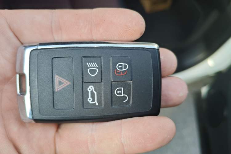 Used Land Rover Range Rover Evoque 2024 Aurora L 249 PS Prestige Light-Chasing Edition