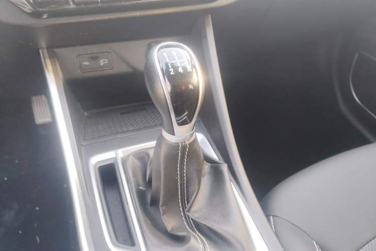 Used Geely Auto Vision X3 2019 Upgraded Model 1.5L Manual Elite Version
