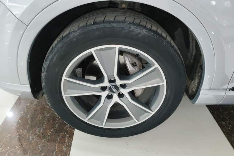 Used Audi Q7 2016 40 TFSI Comfort Model

