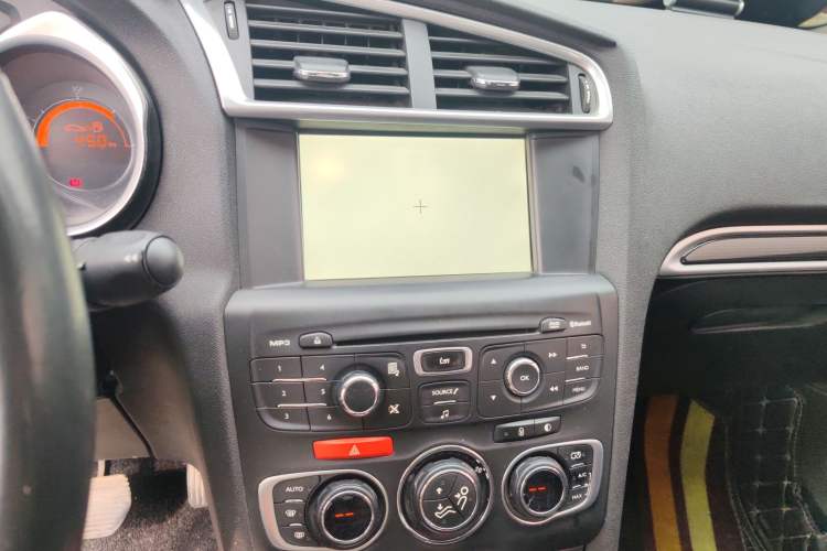 Used Citroen C4L 2014 1.6THP Intelligent Drive Automatic Dynamic Model Audio And AC Panel