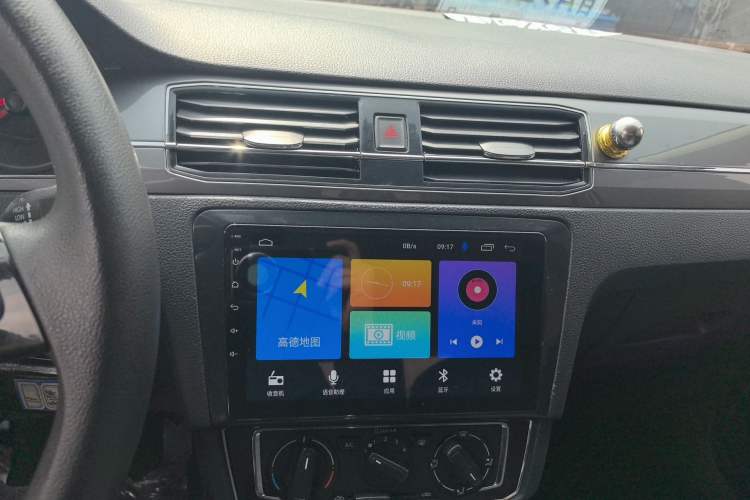 Used Volkswagen Santana 2016 1.6L Manual Comfort Edition Audio And AC Panel