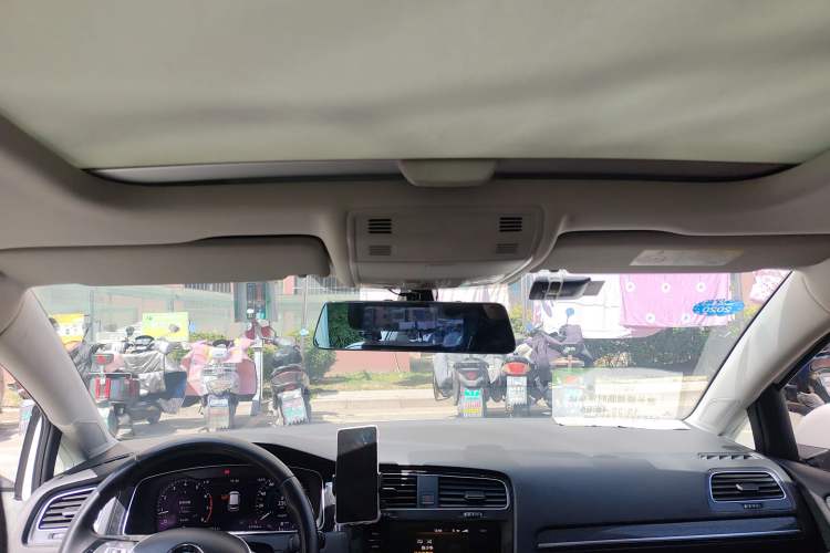 Used Volkswagen Golf 2018 230TSI Automatic Luxury Version