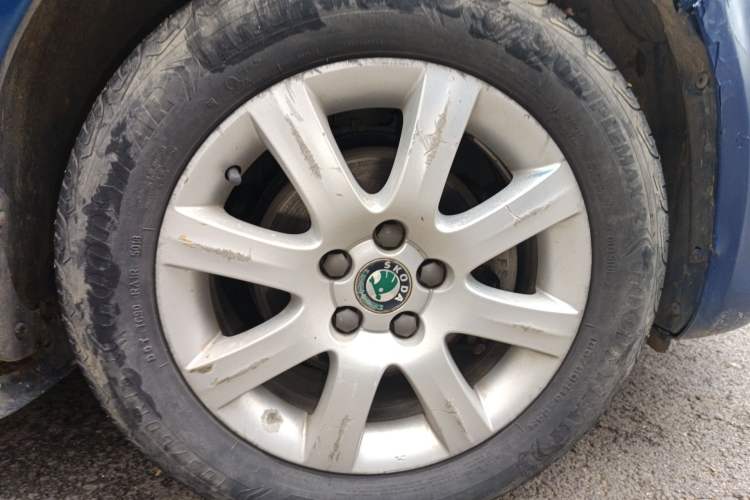 Used Skoda Fabia 2012 1.4L Manual Crystal Edition
