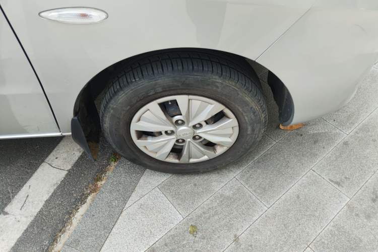 Used JAC Refine M3 2019 PLUS Maker Edition 1.8L Luxury Model Right Front Wheel Hub