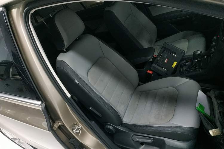 Used Volkswagen Golf Sportsvan 2019 280TSI Automatic Sentinel Model China VI Standard Right Front Seat