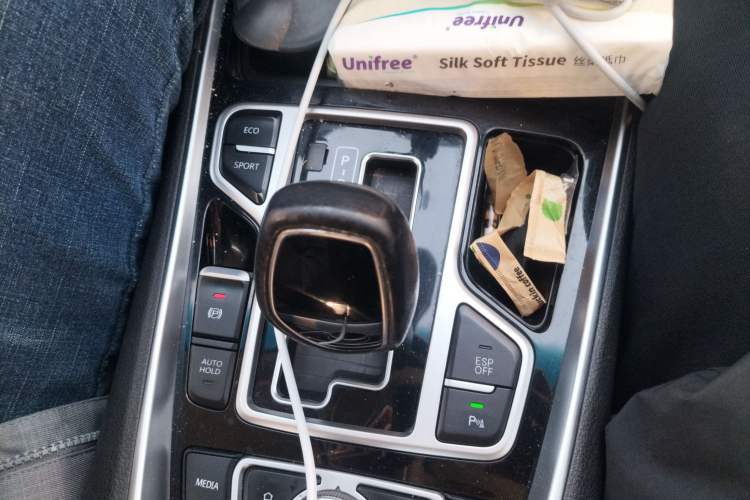 Used Geely Auto Emgrand GT 2015 1.8T Flagship Model Gear Lever