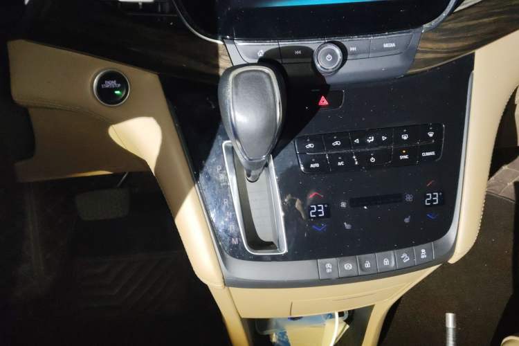 Used Buick GL8 2017 ES 28T Luxury Model China V Standard