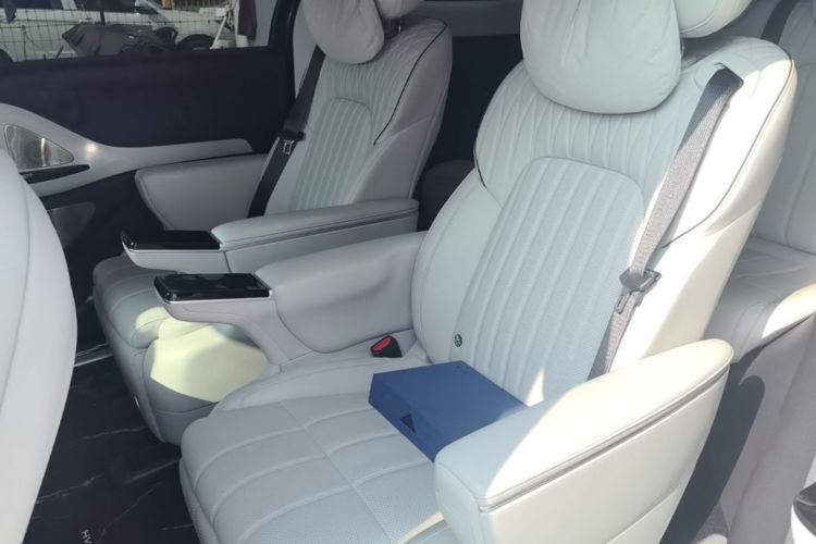 Used VOYAH Dream 2025 PHEV Four-Wheel-Drive Flagship Version – Qiankun Edition
