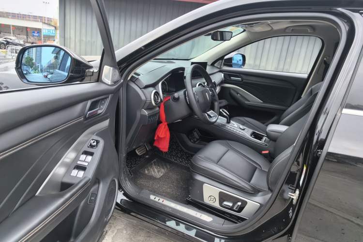 Used Wey VV6 2018 2.0T Two-Wheel-Drive Ultra-Luxury Version China V Standard