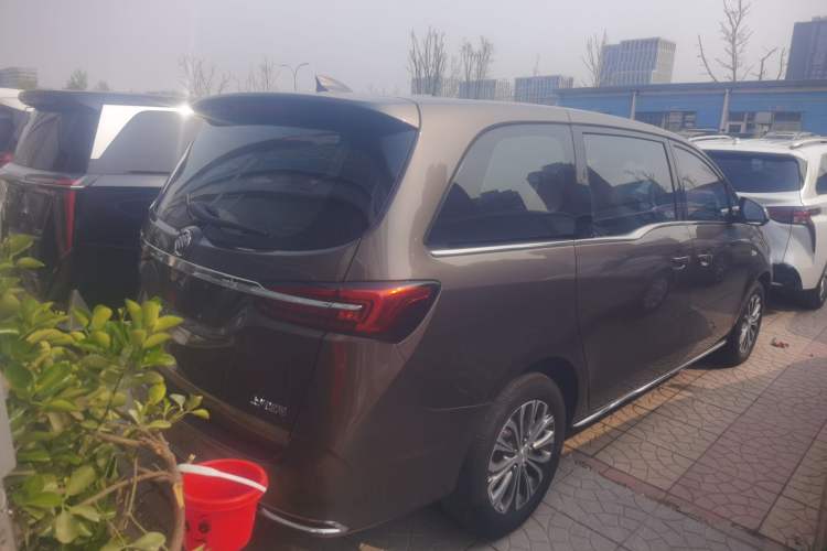 Used Buick GL8 2023 Land Executive Class Smart Enjoyment Model Rear Right 45 Deg