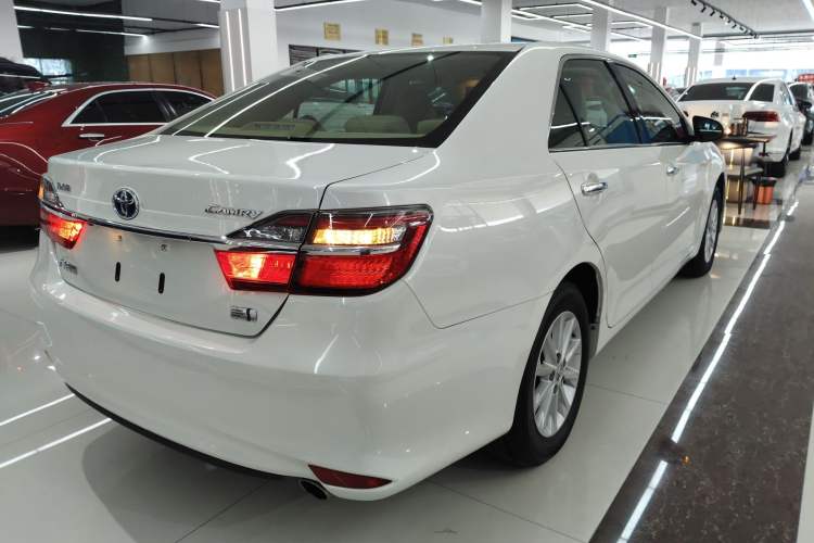 Used Toyota Camry 2015 Dual-Engine 2.5 HG Luxury Navigation Edition Rear Right 45 Deg
