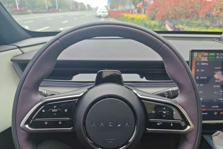 Used Mazda EZ-60 2025 Model Range-Extended 200 Max