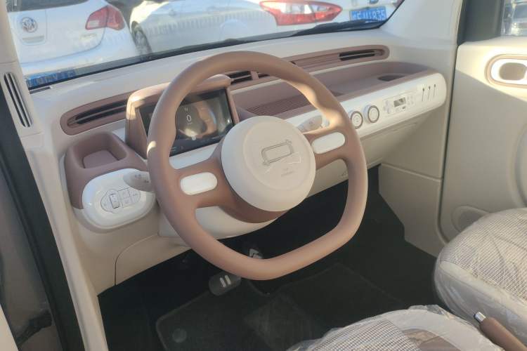 Used Bestune Pony 2026 222km Colorful Horse Steering Wheel