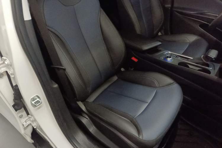 Used Buick Velite 6 2023 430km Range Commuter Version Right Front Seat