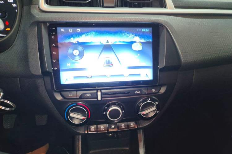 Used Hyundai Verna (older generation) 2020 1.4L Manual GL Refreshed Edition Audio And AC Panel