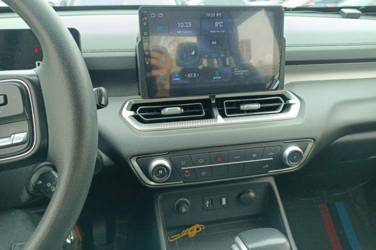 Used Great Wall King Kong Poer 2023 2.0T Automatic Diesel Two-Wheel-Drive Elite Version Flatbed GW4D20M Audio And AC Panel