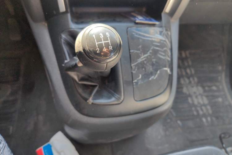 Used Jinbei Express 2018 2.0L Standard Version V19 Gear Lever