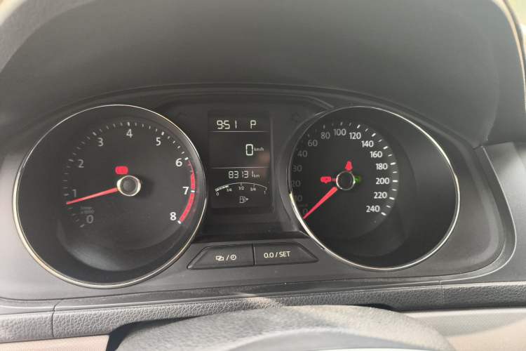 Used Volkswagen Lavida 2015 1.6L Automatic Comfort Edition Instrument Cluster