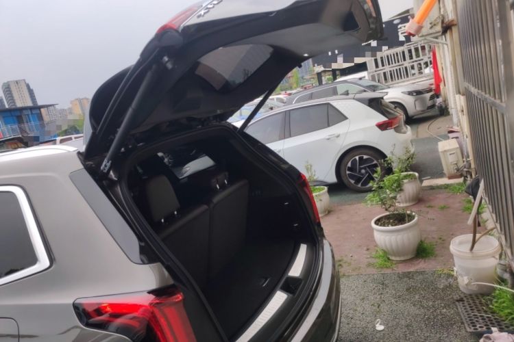 Used Cadillac XT6 2020 28T Six-Seater Four-Wheel-Drive Luxury Version Trunk