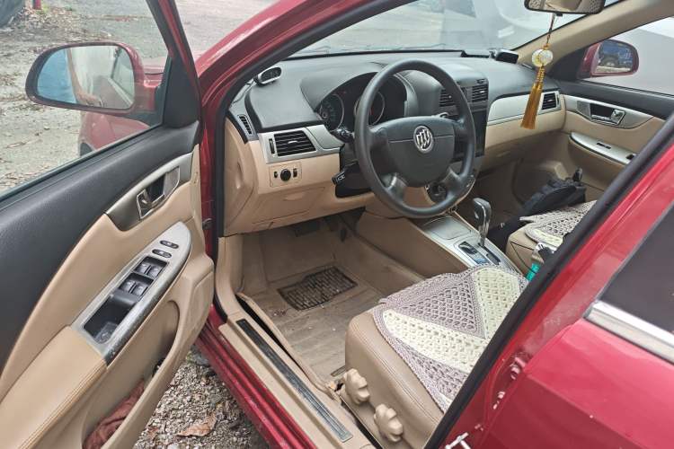 Used Buick Excelle 2013 1.5L Automatic Classic Model
