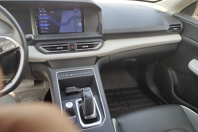 Used Dongfeng Aeolus E70 2021 Revised Version 2 360H Battery-Swap Edition Audio And AC Panel