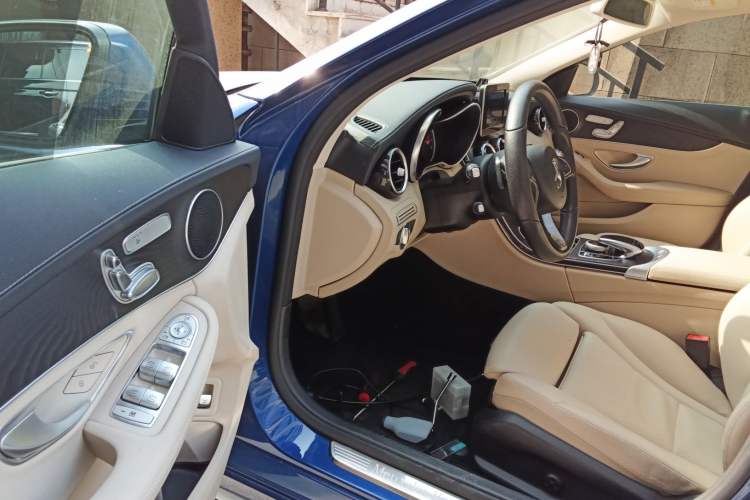 Used Mercedes-Benz C-Class 2017 Facelift C 200 L Sport Edition Driver Seat