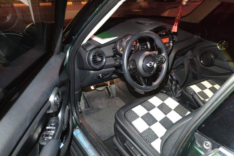 Used MINI 2016 1.2T ONE Pioneer Edition Five-Door Version
