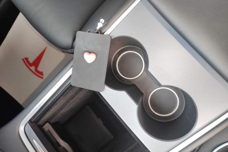 Used Tesla Model Y 2021 Standard Range Rear-Wheel Drive Version Interior 1