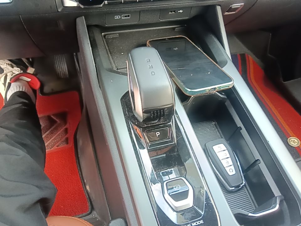 Geely Auto Haoyue L 2024 2.0T DCT Flagship Version — снимка 16