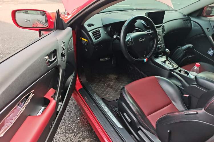 Used Hyundai Genesis Coupe 2009 2.0T Automatic Deluxe Edition Driver Seat