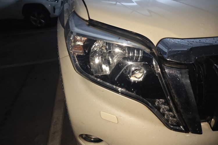 Used Toyota Prado 2016 3.5L Automatic TX-L Right Front Headlight