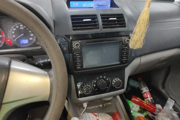 Used BAIC Weiwang M20 2014 1.5L practical type BJ415A Audio And AC Panel