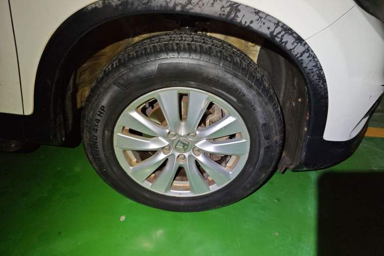 Used Honda CR-V 2015 2.0L two-wheel drive Fashion Edition Right Front Wheel Hub