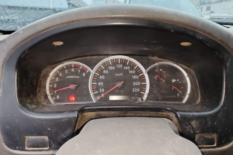 Used Nissan D22 2013 2.4L Gasoline Two-Wheel-Drive Standard Model