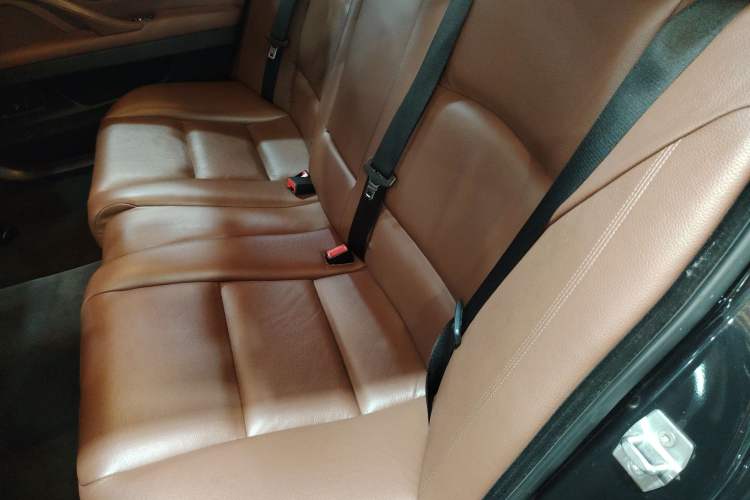 Used BMW 5 Series 2015 535Li Leading Model Left Rear Seat