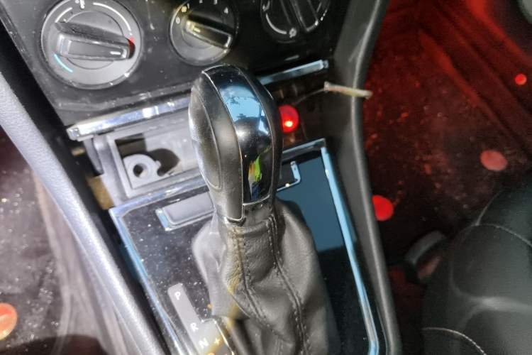 Used Volkswagen Bora 2017 1.6L Automatic Comfort Model
