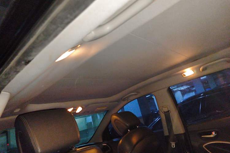 Used Hyundai Santa Fe 2013 2.4L Automatic Two-Wheel Drive Smart Version