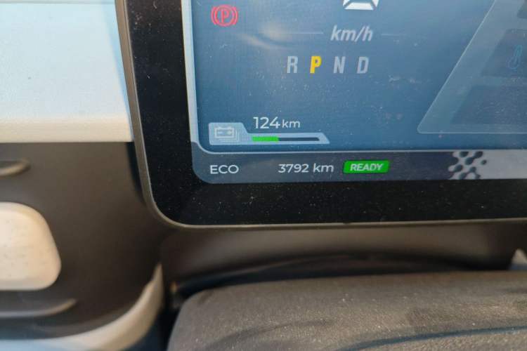 Used SAIC MAXUS Dana V1 2025 Low-Roof Multi-Function Version 42 kWh Odometer Close Up