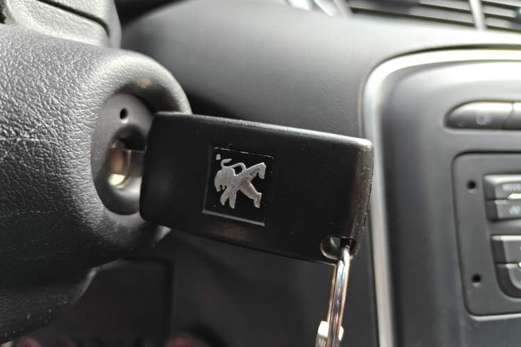 Used Peugeot 308 2014 Enjoy Edition Classic 1.6L Manual YouShang Model
