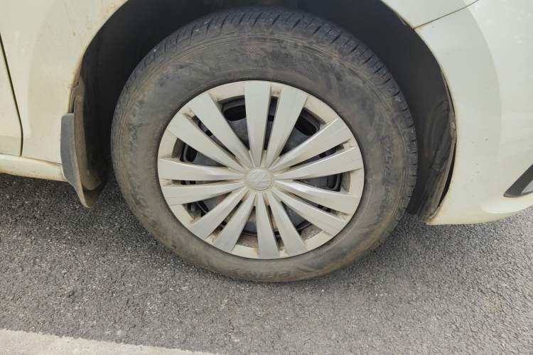 Used Volkswagen Santana 2021 1.5L Manual Fashion Edition Right Front Wheel Hub