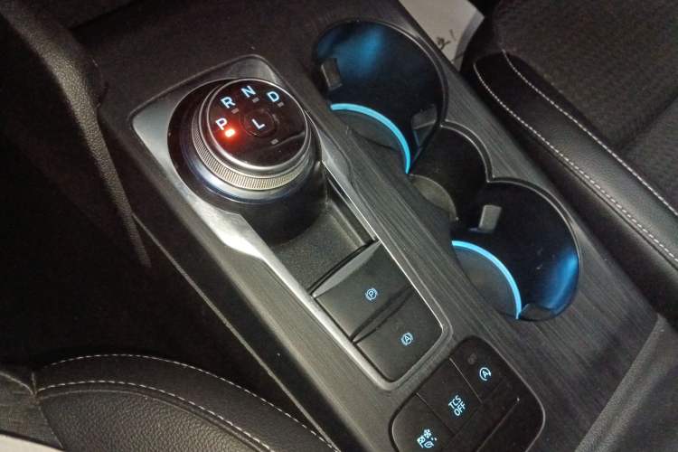 Used Ford Focus 2020 Hatchback EcoBoost 180 Automatic Trend Edition Gear Lever
