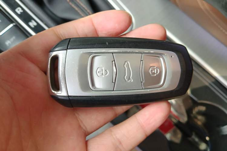 Used Geely Auto Emgrand X7 Sport 2016 1.8TD Automatic All-Wheel-Drive ZhiZun Edition