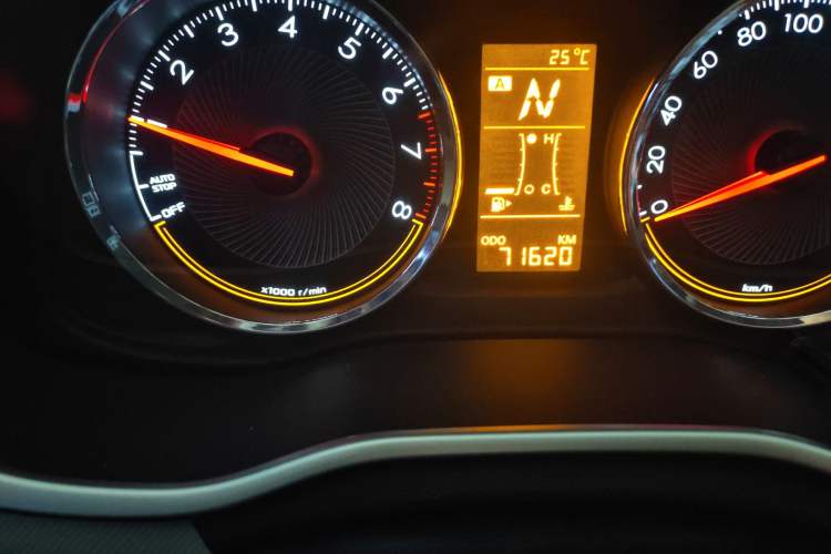 Used Chevrolet Sail 2015 Sail 3 1.3L AMT Ideal Edition Odometer Close Up