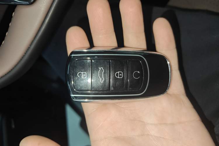 Used Chery Tiggo 8 PLUS 2025 290TGDI DCT Prestige 5-Seater