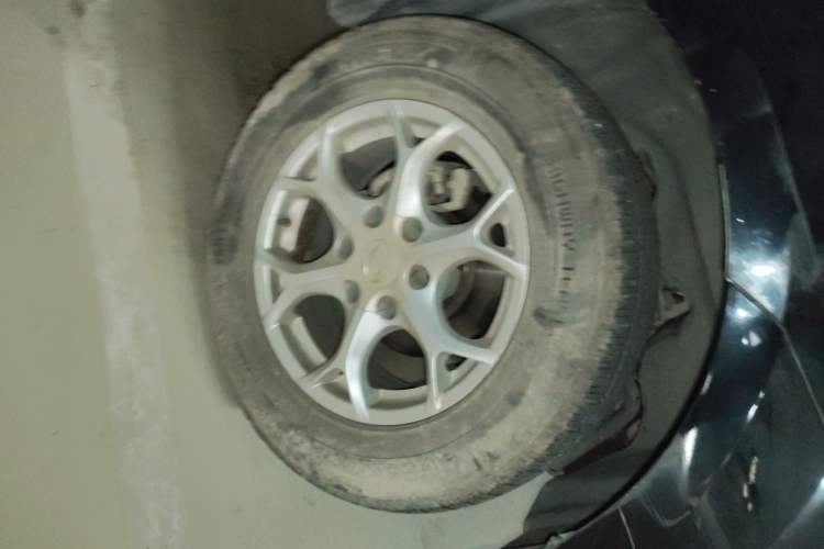 Used Land X8 2012 Explorer Edition 2.0T Diesel 4x2 Luxury Model
