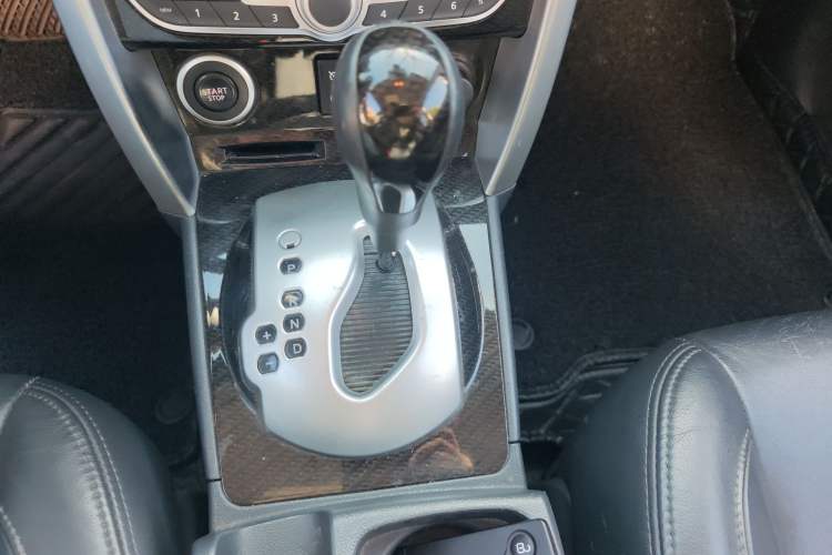 Used Renault Koleos 2010 2.5L Two-Wheel-Drive Luxury Version Gear Lever
