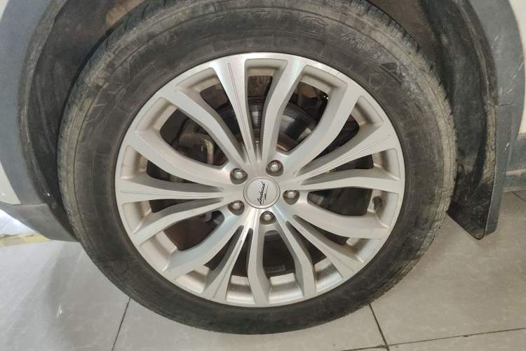 Used Land X7 2015 2.0T Panoramic Prestige Edition