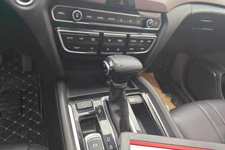 Used GAC Trumpchi GS8 2017 320T Two-Wheel Drive Luxury Smart Connectivity Version (7 Seats)