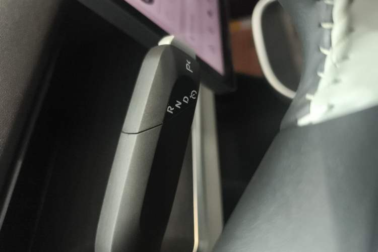 Used CHANGAN NEVO A07 2025 Range-Extended "True Fragrant" Edition 230 Luxury Version Gear Lever