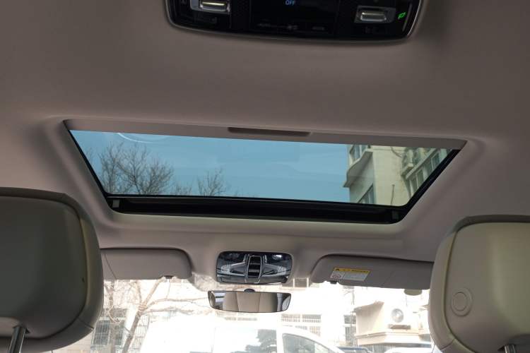 Used Roewe iMAX8 2023 400TGI Comfort Edition